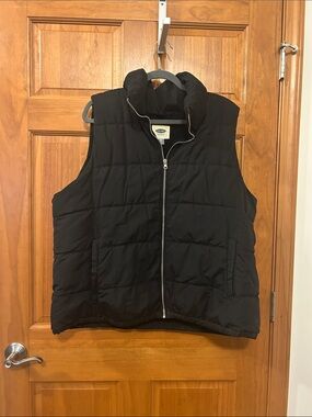 Old Navy Black Quilted Puffer Vest